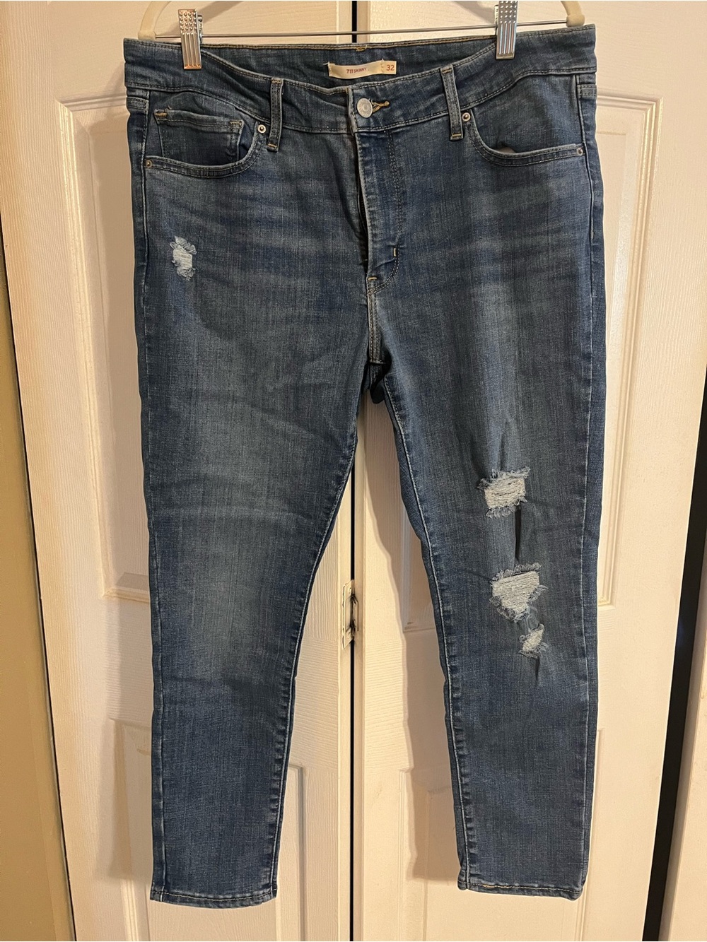 Levi's Medium Wash Ripped Skinny Jeans